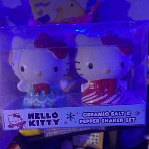 Hello Kitty Red and White Ceramic Shaker Set